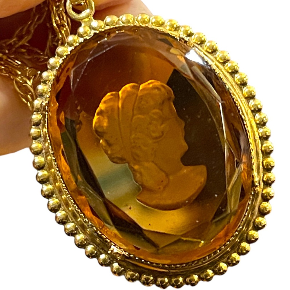 Vintage large Amber glass etched intalgio reverse  cameo gold finish necklace
